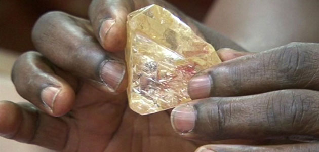 Pastor z Sierra Leone znalazł 709-karatowy diament!